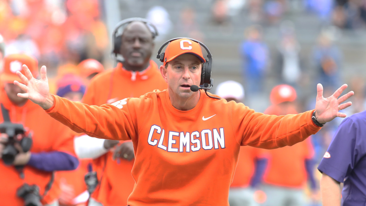 ClemsonOnAthlon's tweet card. While pundits crown Clemson, PFF's 10,000 season simulations just dropped a bombshell.