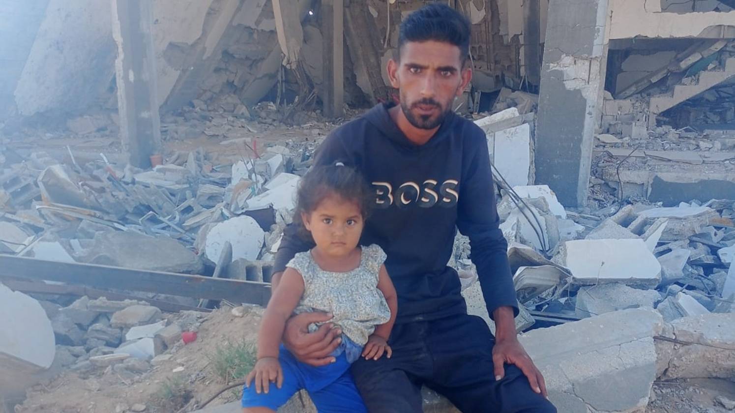 MAllwh87156's tweet card. Hello, I'm Abdul Haadi from Portugal. I'm opening this campaign on behalf of our brother Muhammad and his familly. Here is their presentation :"Hello, I am Muhammad, I live in Gaza 🇵 🇸 I created...