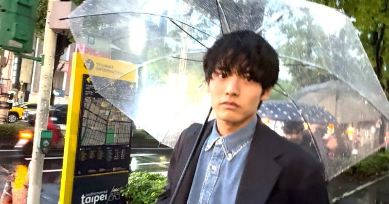 _let_it_be's tweet card. ニュース｜　俳優の赤楚衛二に密着した日本テレビ系『近畿地方のある場所について×news zero その素顔が知りたい。俳優 赤楚衛二』が、28日の深夜0時59分（※関東ローカル、放送後TVer見逃し配信あり）から放送される。　同番組では、主演映画『近畿地方のある場所について』（8月8日公開）の公開までの半年間、赤楚に密着。映画の撮影現場はもちろん、日本アカデミー賞授賞式や海外でのイベントの裏...