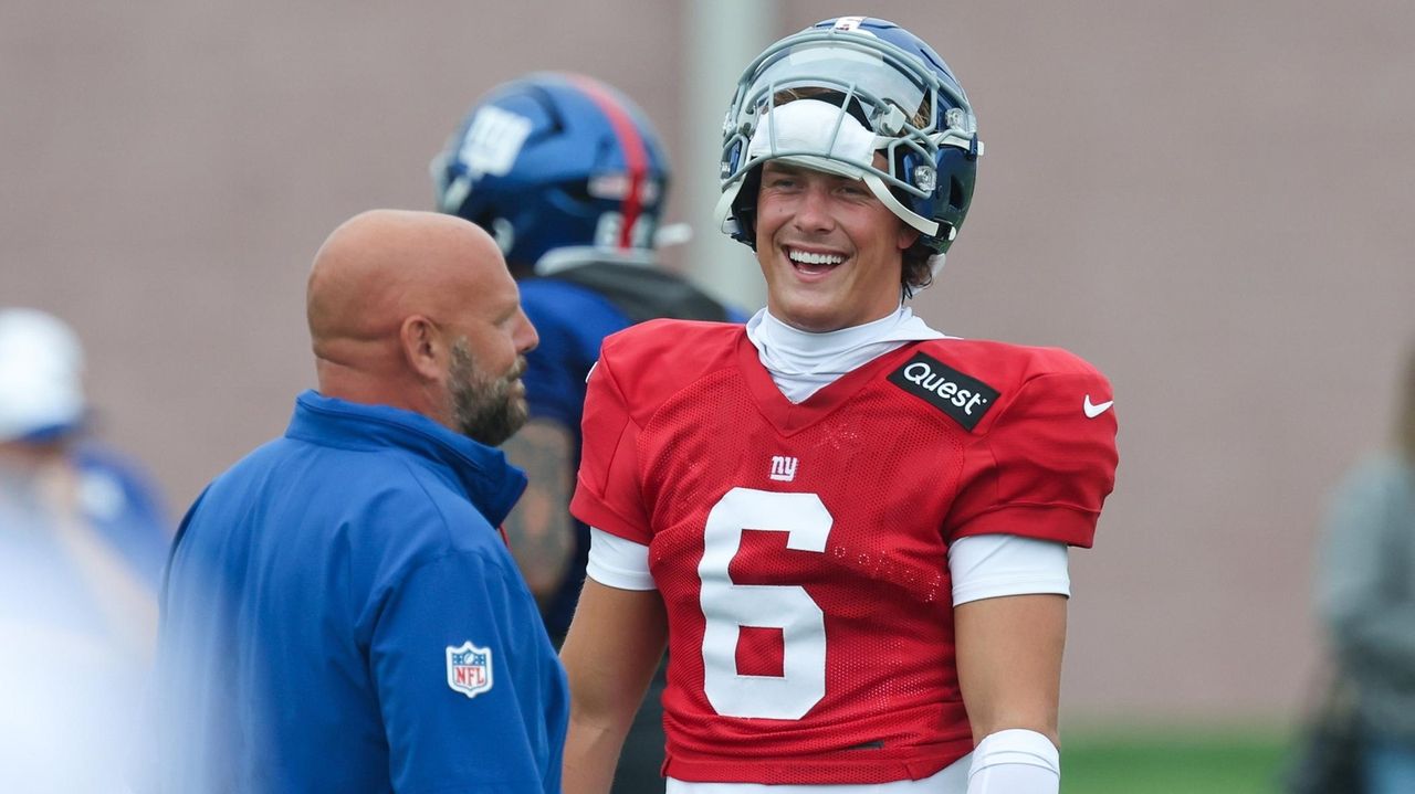 evan_b's tweet card. On Sunday, Dart started an 11-on-11 drill with the second team only to be subbed out for Jameis Winston. It was the opposite Friday when Winston started a drill only for Dart to enter.