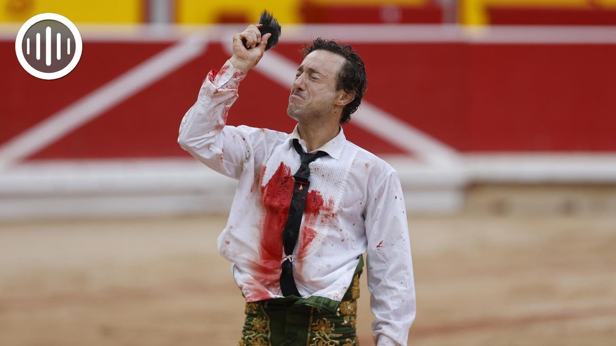 jroch18's tweet card. El torero murciano dignifica el significado de ser torero con su ejemplo de hombría tras ser zarandeado brutalmente por un toro de José Escolar en la feria de San Fermín