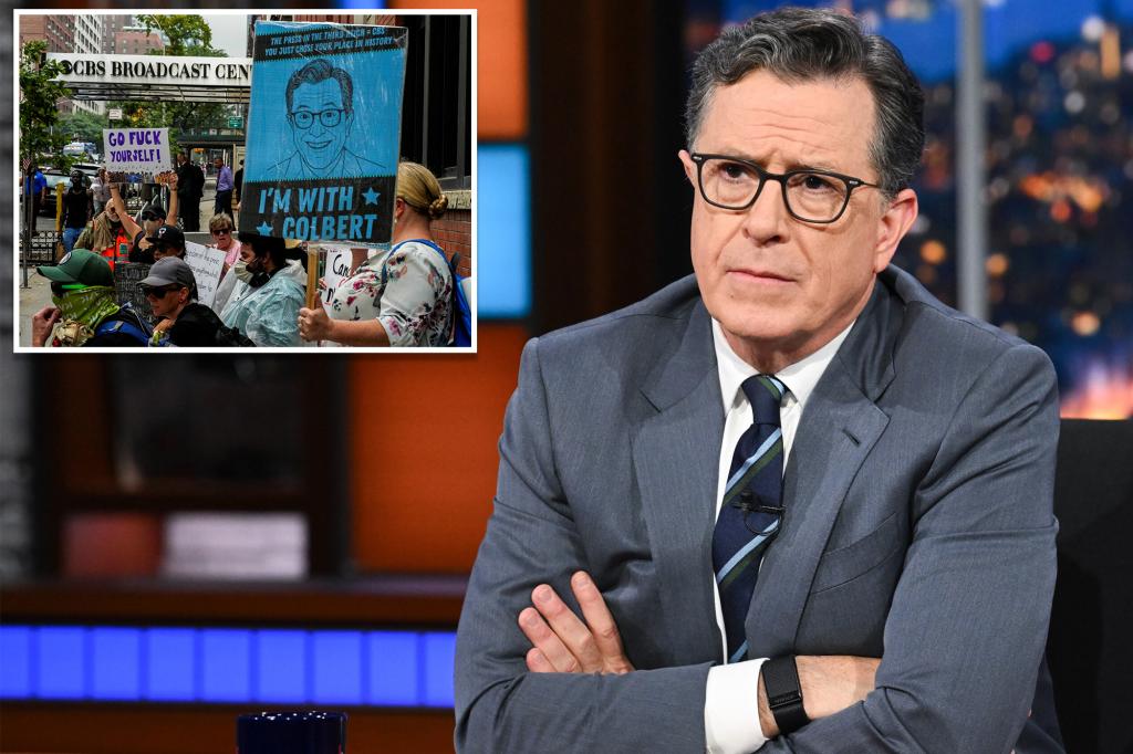 RogerSunderlin's tweet card. A Big Apple rally in support of on-his-way-out "Late Show" host Stephen Colbert drew no more than 20 people Sunday -- with even the NYPD cops on scene quickly calling it a day since most of the...