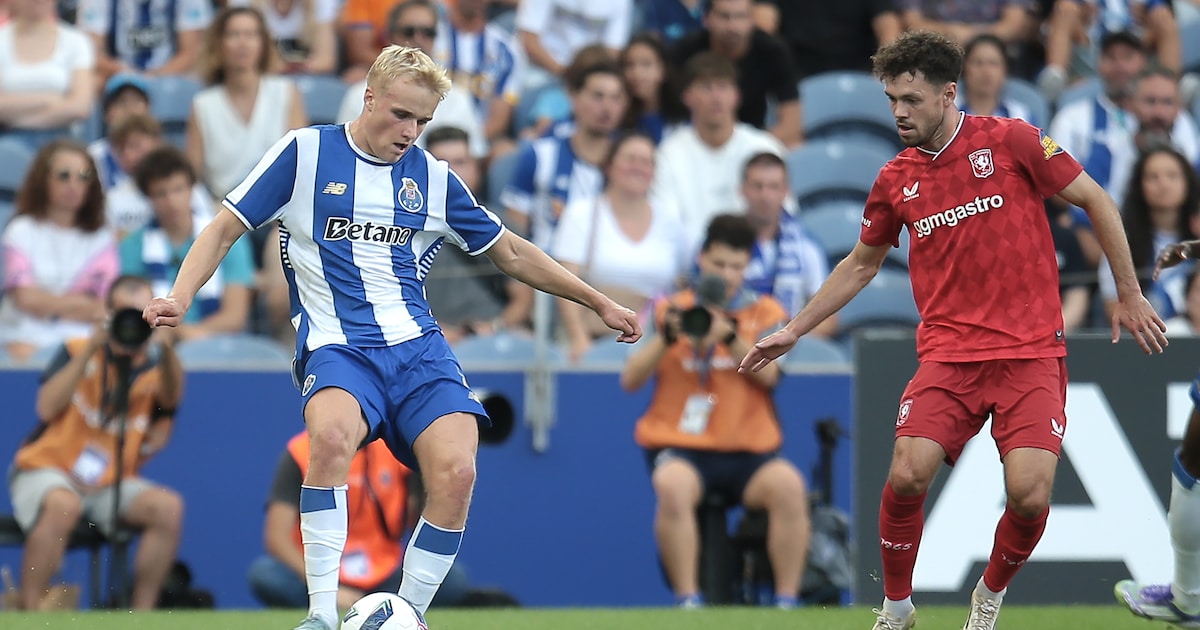 JohanInan's tweet card. FC Twente heeft, met Michel Vlap en Robin Pröpper in de basis, een nederlaag geleden tegen FC Porto. In het zeer grimmige oefenduel met de nieuwe club van oud-Ajax-coach Francesco Farioli bracht...