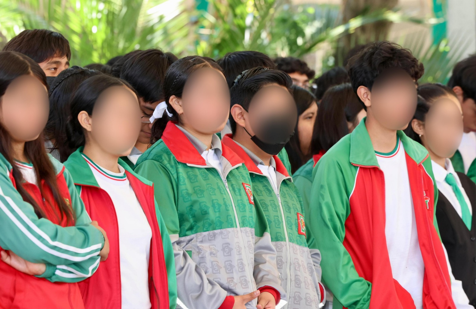 JOrienteTlax's tweet card. En cumplimiento al acuerdo que establece el uso del uniforme único para las y los estudiantes de instituciones públicas de educación básica y media superior del estado de Tlaxcala, publicado el 14 de...