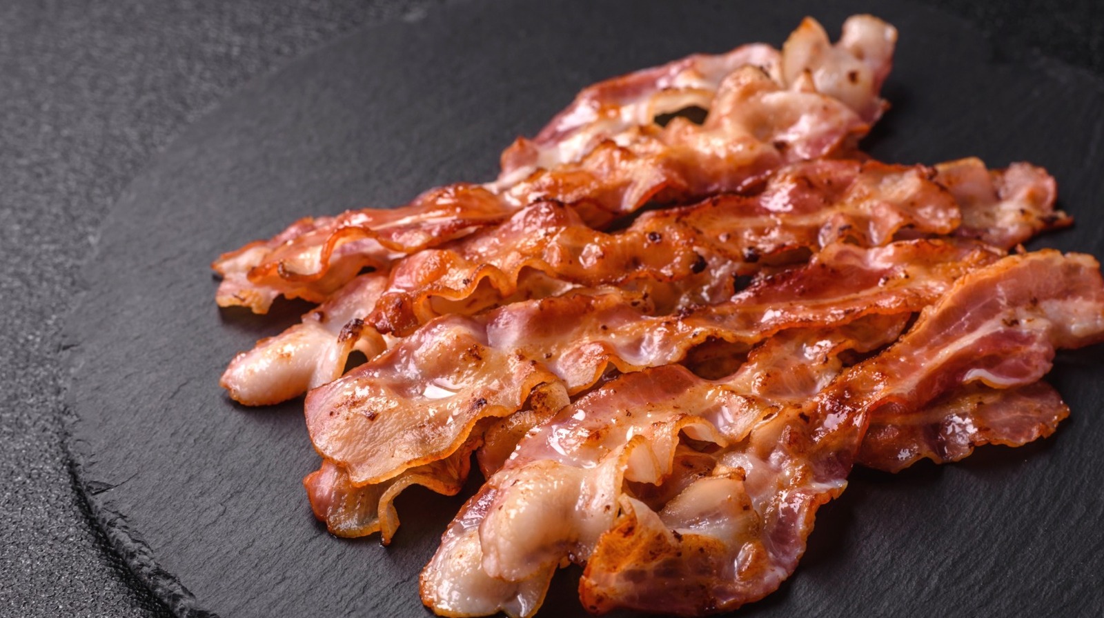 thetakeout's tweet card. Bacon needs to be fried in order to attain that crispy consistency, or cooked in the oven. Slow cookers are best at braising, and produce soggy slices of bacon.