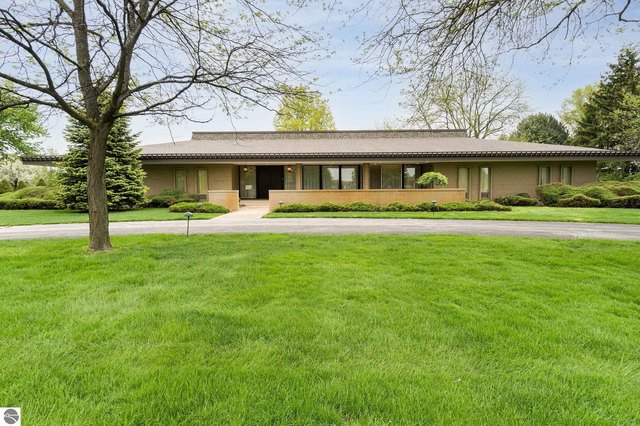 BoofAssociate's tweet card. View 32 photos for 468 N Luce Rd, Alma, MI 48801, a 6 bed, 4.5+ bath, 7,788 Sq. Ft. single family home built in 1963 that was last sold on 06/03/2024.
