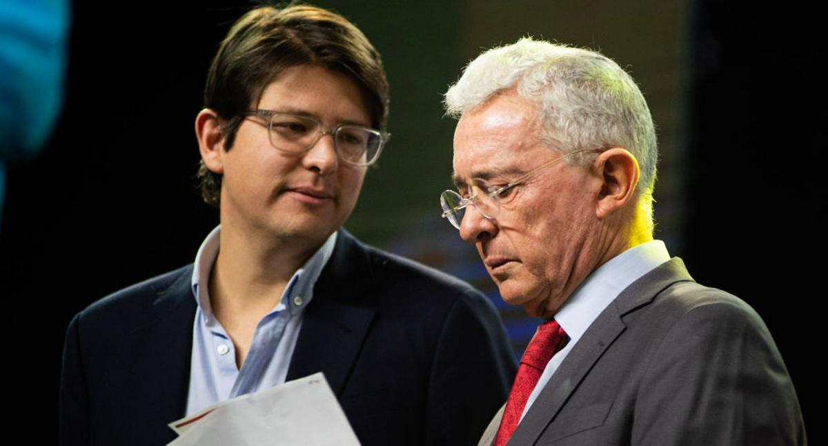 pulzo's tweet card. Video de Miguel Uribe apoyando a Álvaro Uribe. - Pulzo