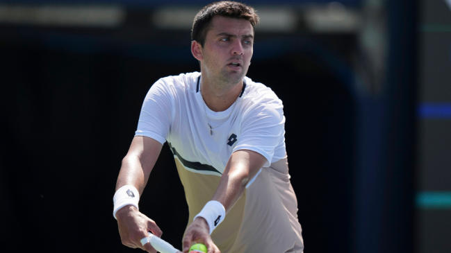 alairelibrecl's tweet card. El tenista chileno Tomás Barrios logró una de las victorias más importantes de su carrera tras eliminar a Gael Monfils en la primera ronda del Masters de Toronto.