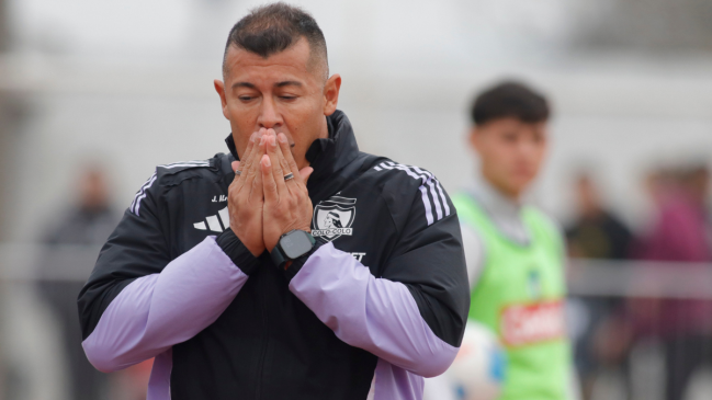 alairelibrecl's tweet card. La barra de Colo Colo publicó un comunicado donde pidió el fin del ciclo del técnico Jorge Almirón, cuestionando resultados, gestión de refuerzos y nivel futbolístico.