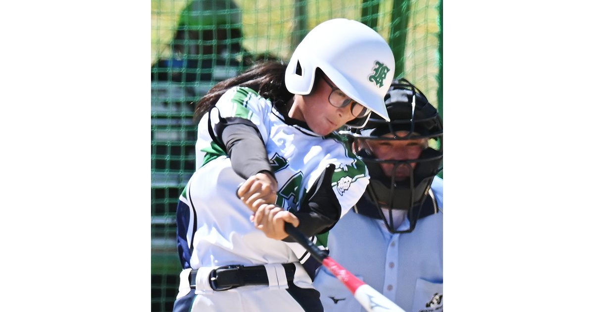 ryukyushimpo's tweet card. コザ2回戦敗退　打線沈黙　最終回に意地 ＜中国総体＞ソフトボール - 琉球新報デジタル