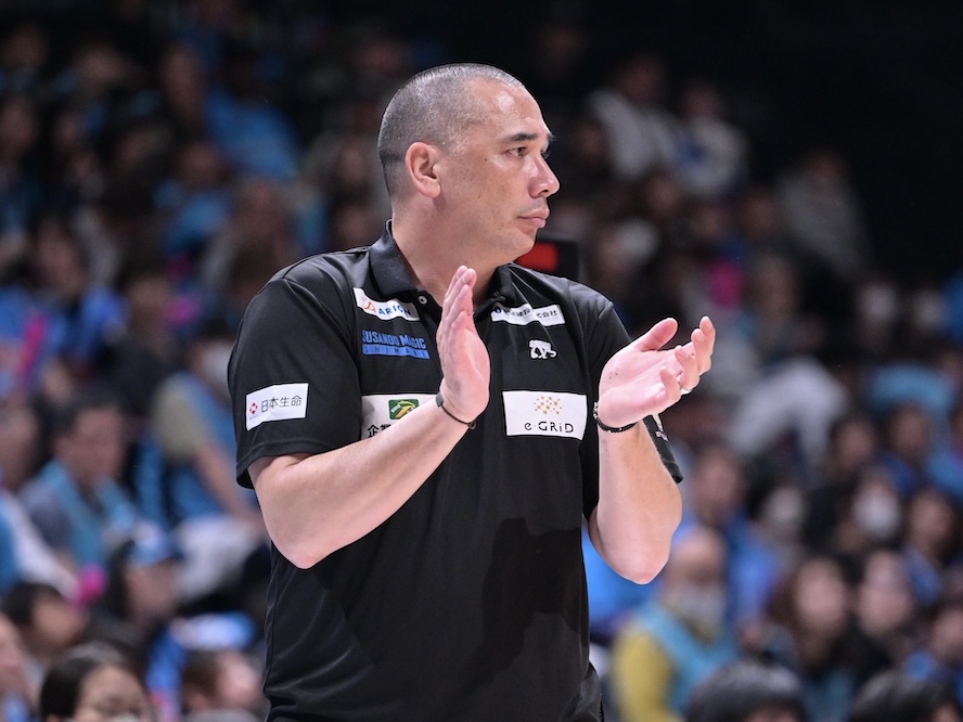 basket_count's tweet card. 島根をチャンピオンシップ常連クラブに導く 長崎ヴェルカは7月28日、ポール・ヘナレとの2025-26シーズンに