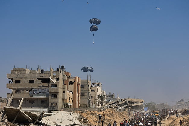 SpaceeKing's tweet card. Three air drops were carried out over the Strip, which included humanitarian and food aid
