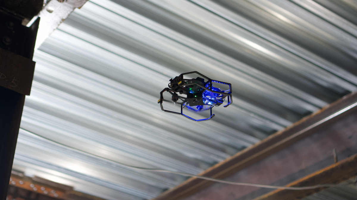 dronejournal_jp's tweet card. 　2025年7月22日、DRONE SPORTSは、自社開発の国産点検用ドローン「Rangle micro2」に、非GNSS環境下での飛行をサポートする新機能「ホバリングアシスト機能（安定飛行モード）」を搭載したことを発表した。