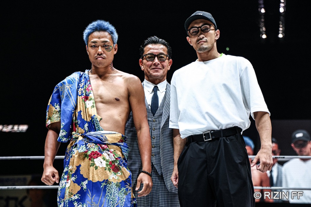 TOKYO_HEADLINE's tweet card. 　RIZINが7月27日に行われた「超RIZIN.4 真夏の喧嘩祭り」（埼玉・さいたまスーパーアリーナ）で「RIZIN.51」（9月28日、愛知・IGアリーナ）の一部対戦カードを発表した。 “日本ムエタイ界の至宝”梅野源治（PHOENIX）と芦澤竜誠（フリー）がMMAルールで対戦する。 　梅野は