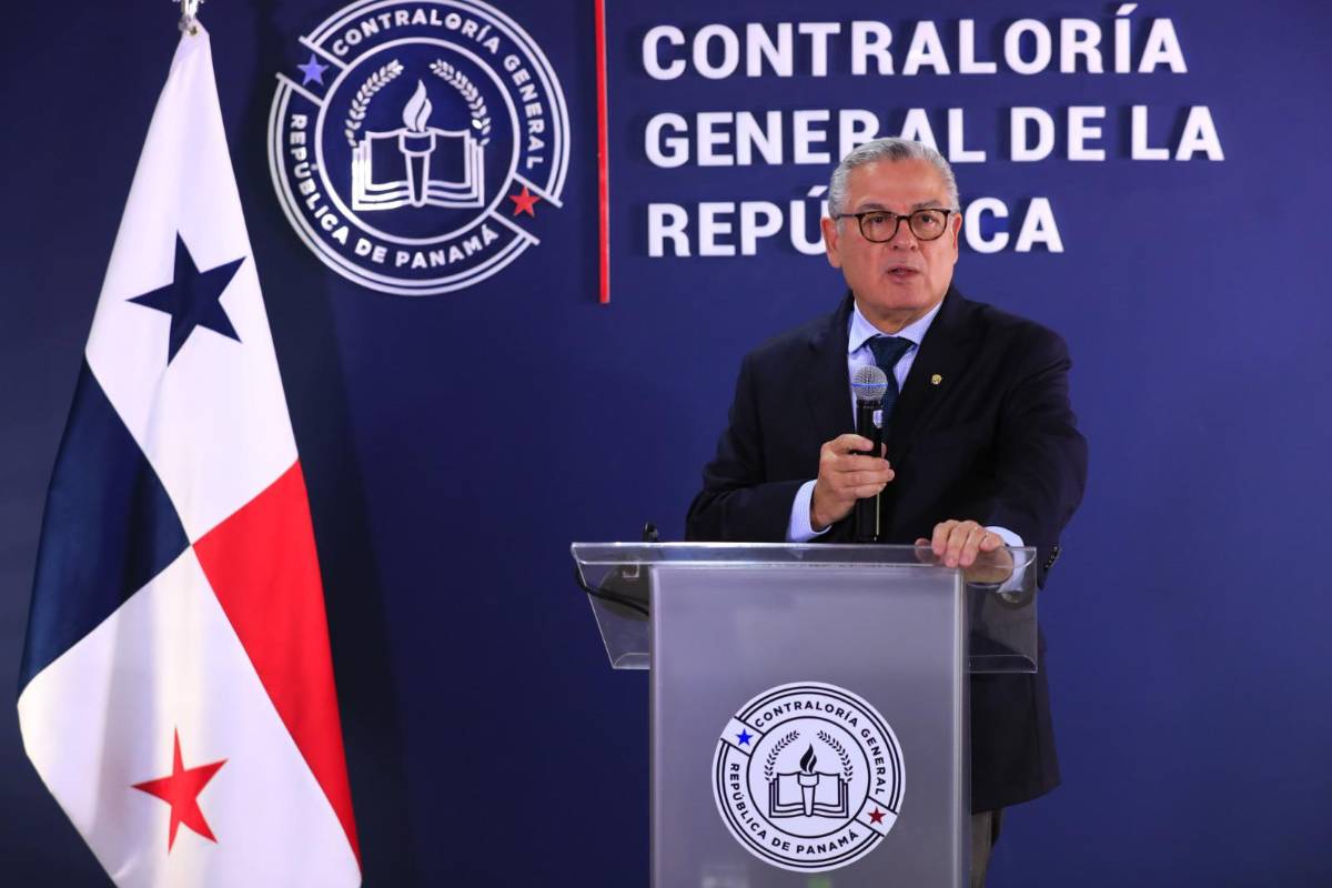 MTrinyZea's tweet card. El contralor Anel Flores dijo en junio que tenían listas 500 auditorías y que se enviaban en simultáneo al Tribunal de Cuentas y al Ministerio Público. En su informe semestral, la cifra se redujo a...