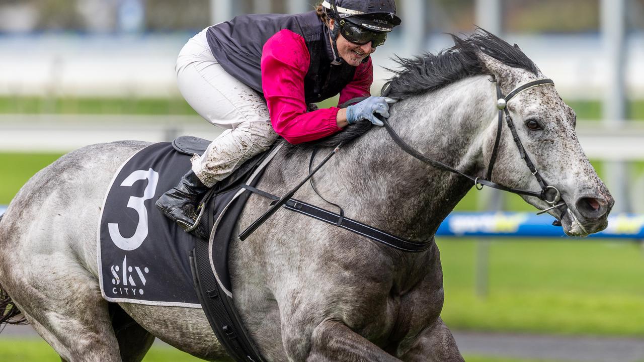 Punters's tweet card. A recap of the week that was in SA racing, with an apprentice starring to win the Adelaide jockeys' premiership at Morphettville on Saturday.