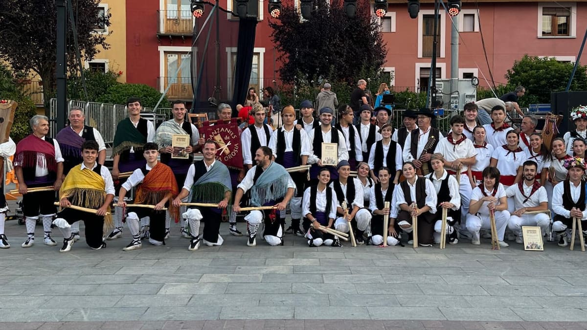 SERPirineos's tweet card. Éxito del Prefestival que logró llenar plaza y calles en Jaca