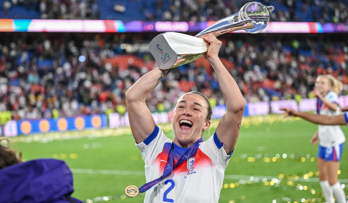 EVOKE's tweet card. Lucy Bronze's determination has left football fans in awe after the England star revealed she played with a fractured tibia.