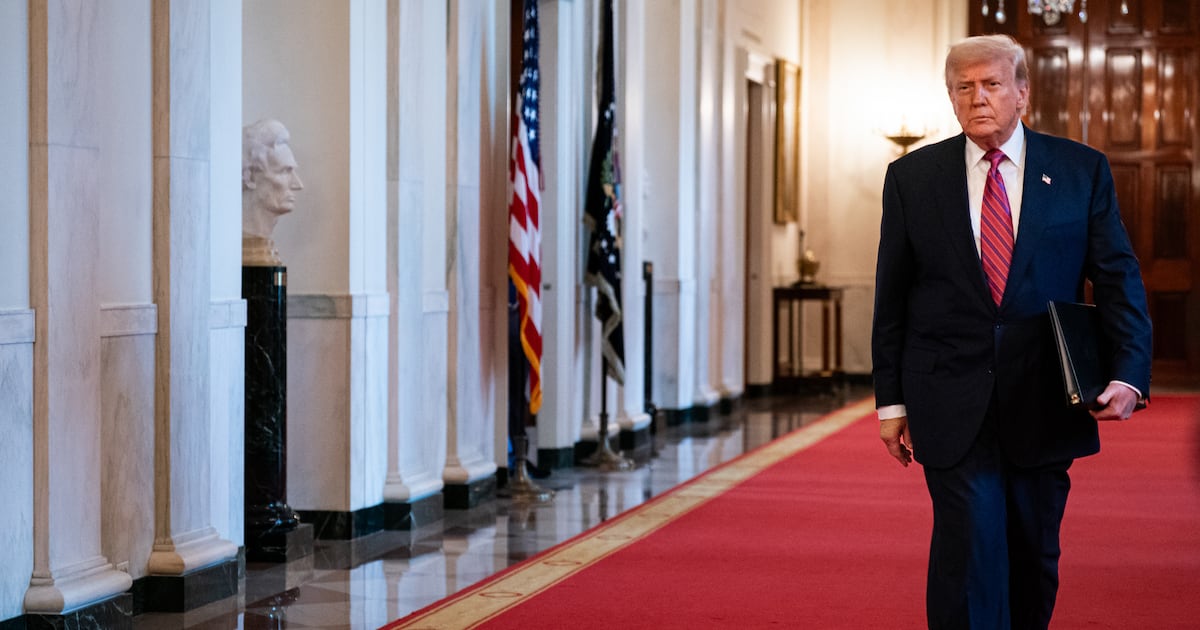 rubysoriano's tweet card. La lista de funcionarios y militares que exige Donald Trump fue entregada por un alto funcionario del gobierno mexicano que recientemente estuvo en Washington en una gira de trabajo.