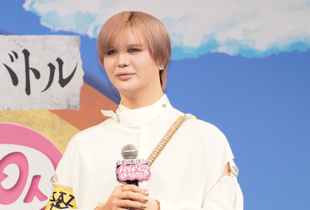 TOKYO_HEADLINE's tweet card.   　配信バラエティー番組『賞金1億円の人脈＆人望バトル トモダチ100人よべるかな？』のイベントが28日、都内にて行われ、設楽統（バナナマン）、バカリズムらが登壇。ゲームに挑んだタレントのMattが、ゲームを振り返った。 　Prime Videoにて8月1日から世界独占配信される、A