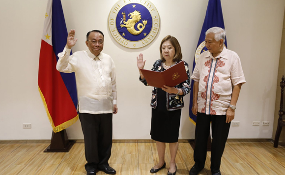 ExpressNewsPH's tweet card. May bagong tagabantay kontra kurapsyon! Itinalaga ni Pangulong Ferdinand “Bongbong” Marcos Jr. si Court of Appeals Justice Mariflor Punzalan-Castillo bilang acting Ombudsman, ayon kay Executive...