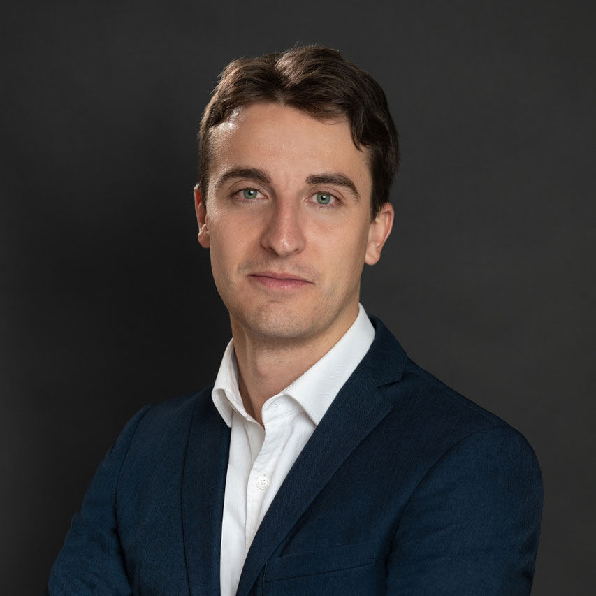 thinkers50's tweet card. Eugenio Zuccarelli leads innovation efforts to develop Al technology in the health care sector. Discover more about Eugenio's ideas and achievements.