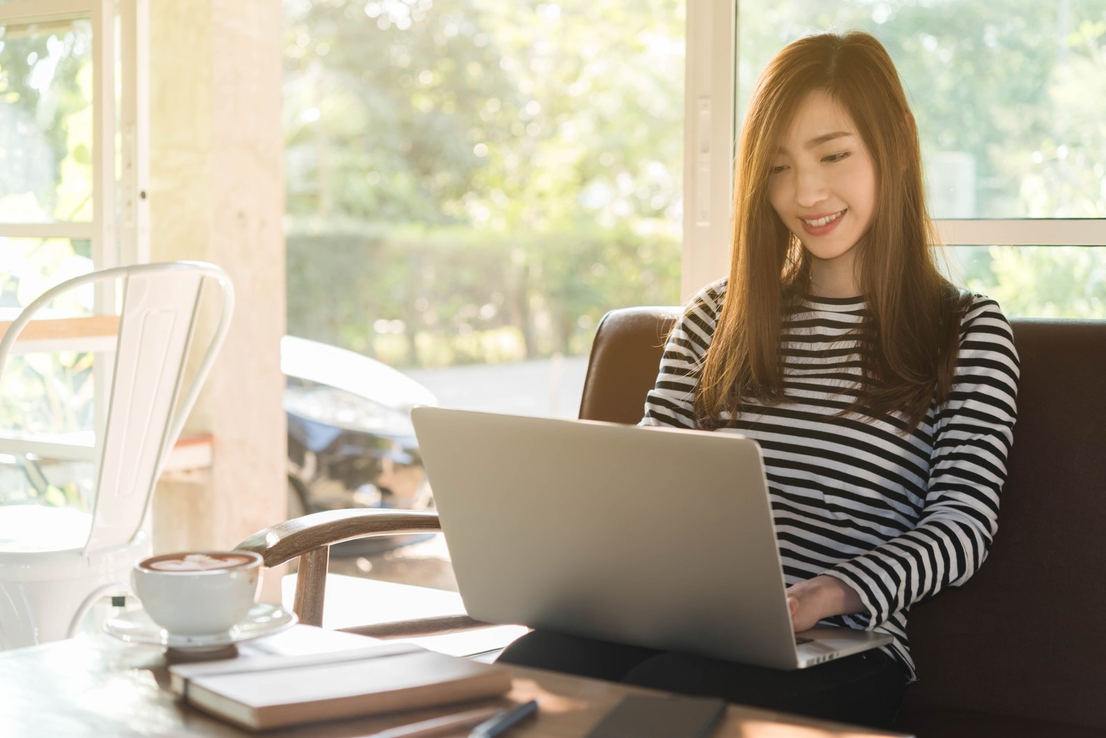 remoteworkrebel's tweet card. 21 Best Early Morning Jobs That Early Risers Will Love. If you wake at the crack of dawn, these jobs are ideal for you.