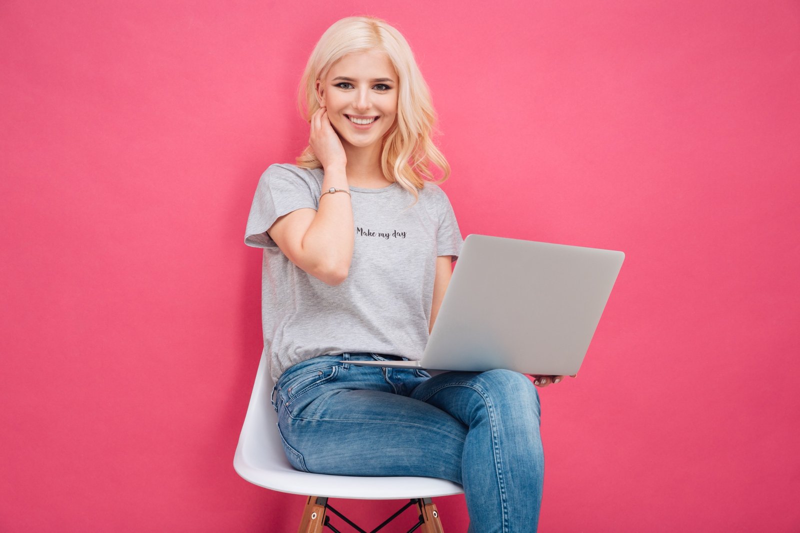 remoteworkrebel's tweet card. Do you want to work from home but dread the interview process? Check these remote jobs no interview required and get hired quickly.