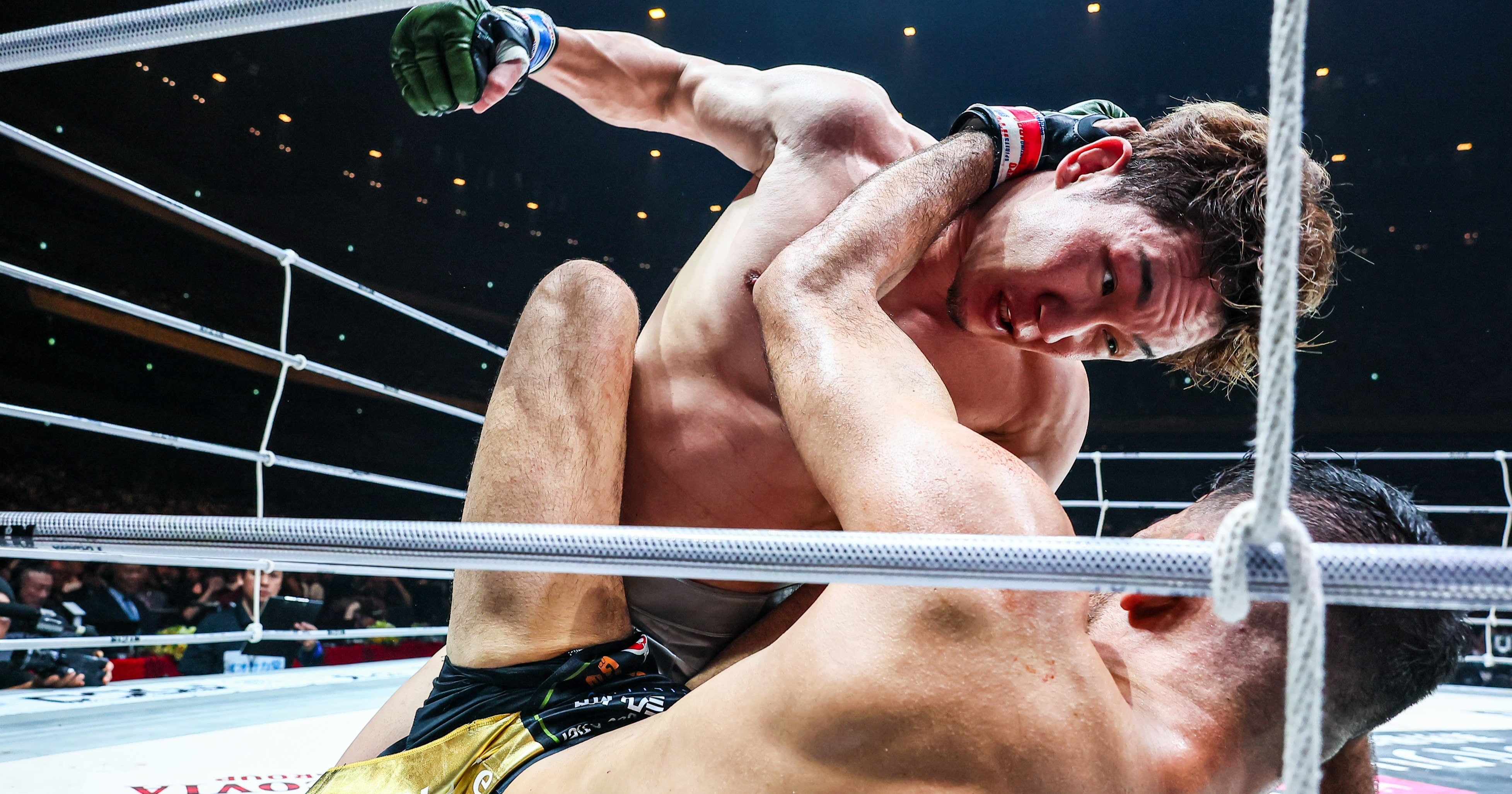 numberweb's tweet card. あまりにも激しい怒りだった。7月27日の『超RIZIN.4』。さいたまスーパーアリーナのスタジアムバージョンに4万3965人を集めたビッグイベント、そのメインは物議を醸すものになった。