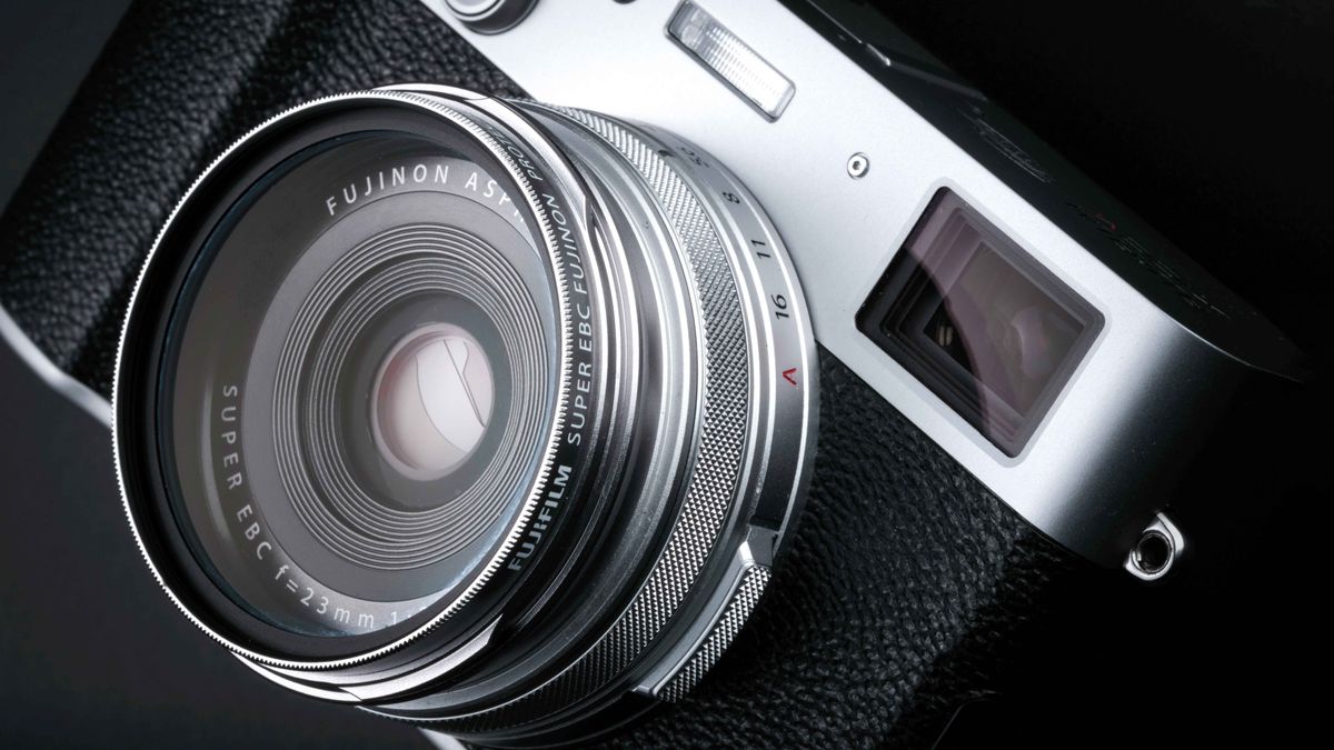 DigitalCameraW's tweet card. The high-resolution compact camera market attracts casual photographers and beginners, but it’s actually harder to capture sharp images with big megapixel sensors like the Fujifilm X100VI. Here’s how...