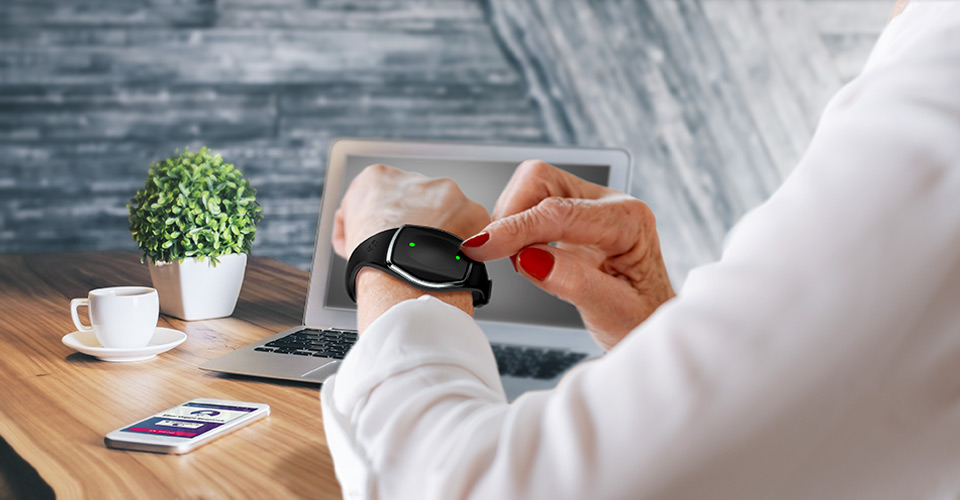 ST_World's tweet card. As the era of context-aware smart devices takes shape, there’s a real opportunity for companies to build the next generation of consumer electronics.