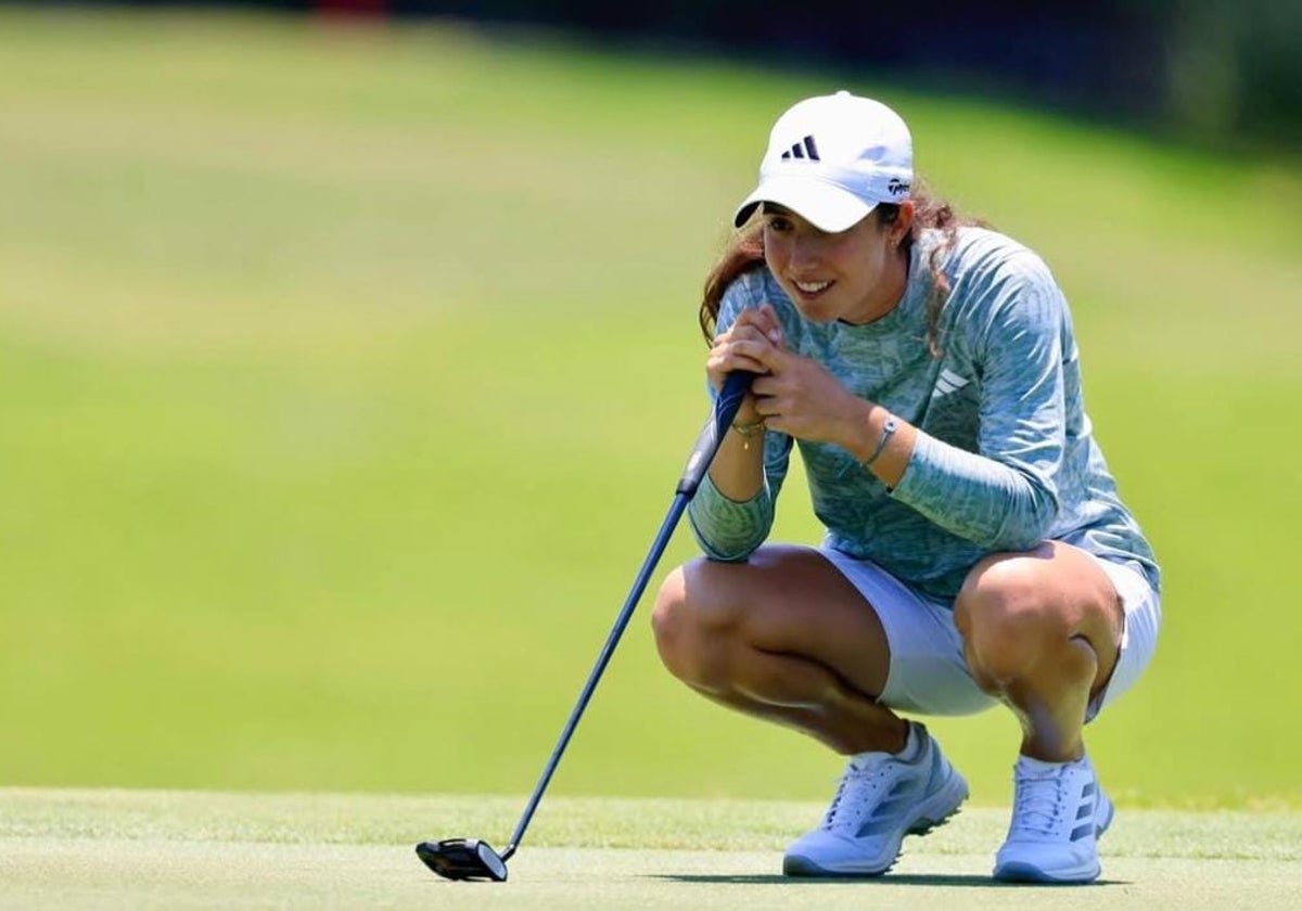 SURDeporte's tweet card. La joven golfista de Benahavís consiguió el tercer puesto tras lograr la mejor tarjeta de la jornada, se clasifica para el Women's Open escalando además hasta el puesto 5