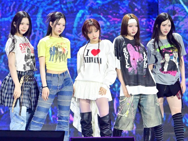 RBBTODAY's tweet card. “Z世代らしさ”あふれるガールズグループKiiiKiiiが、新曲『DANCING ALONE』を先行公開した。