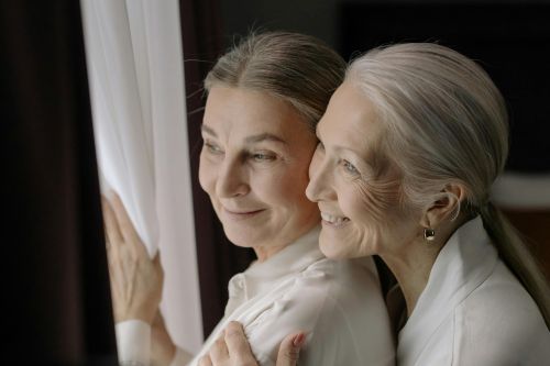 GeriatricArea's tweet card. La Fundació Enllaç presenta una la guía para que las personas puedan expresar de forma anticipada cómo quieren ser cuidadas
