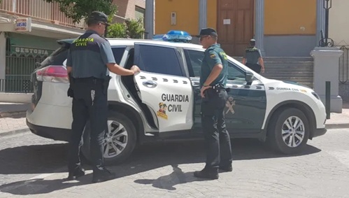 CampinaDigital's tweet card. El Equipo @ de la Guardia Civil de Bizkaia, en el marco de la Operación GROMOS, ha investigado a un individuo como presunto autor de un delito de estafa continuada, así como un delito de blanqueo de...