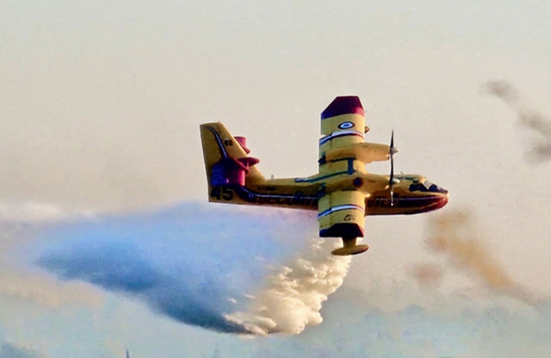 actufr's tweet card. Désormais fixé, le feu qui s'était déclaré à Sigean (Aude) samedi 26 juillet, a parcouru 630 hectares. Les pompiers restent mobilisés et redoutent une reprise.