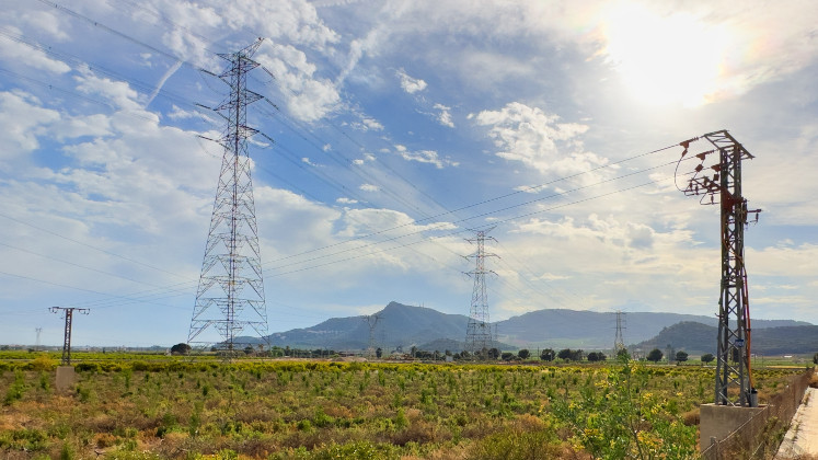 LSEEuroppblog's tweet card. Spain’s April 2025 blackout gave a preview of a darker future, where vulnerabilities of the digital public sphere convert disasters into socio-political wars.