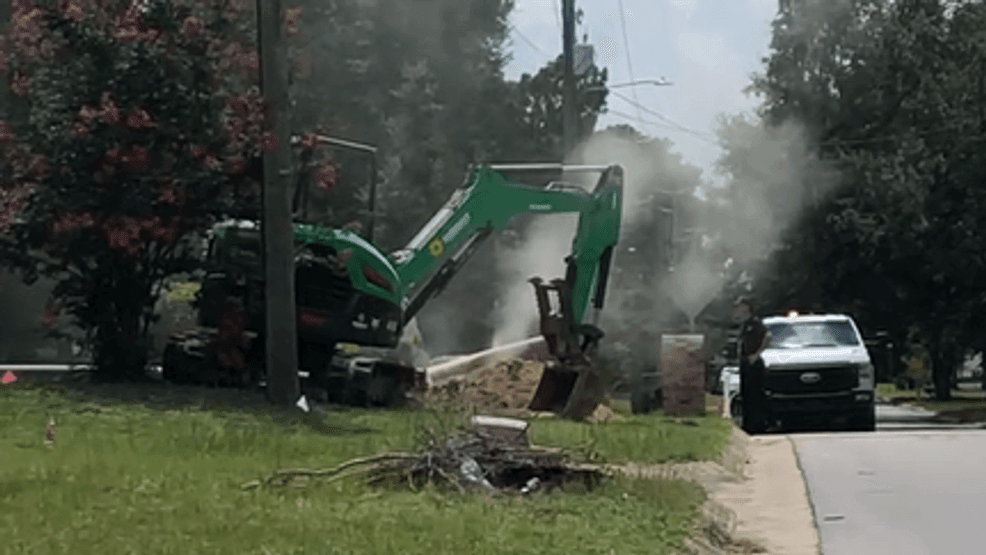 weartv's tweet card. SANTA ROSA CONTY, Fla. -- Gas leaks in Santa Rosa County seem to be a weekly occurrence.The Holley Navarre Fire District responded to at least nine leaks in the