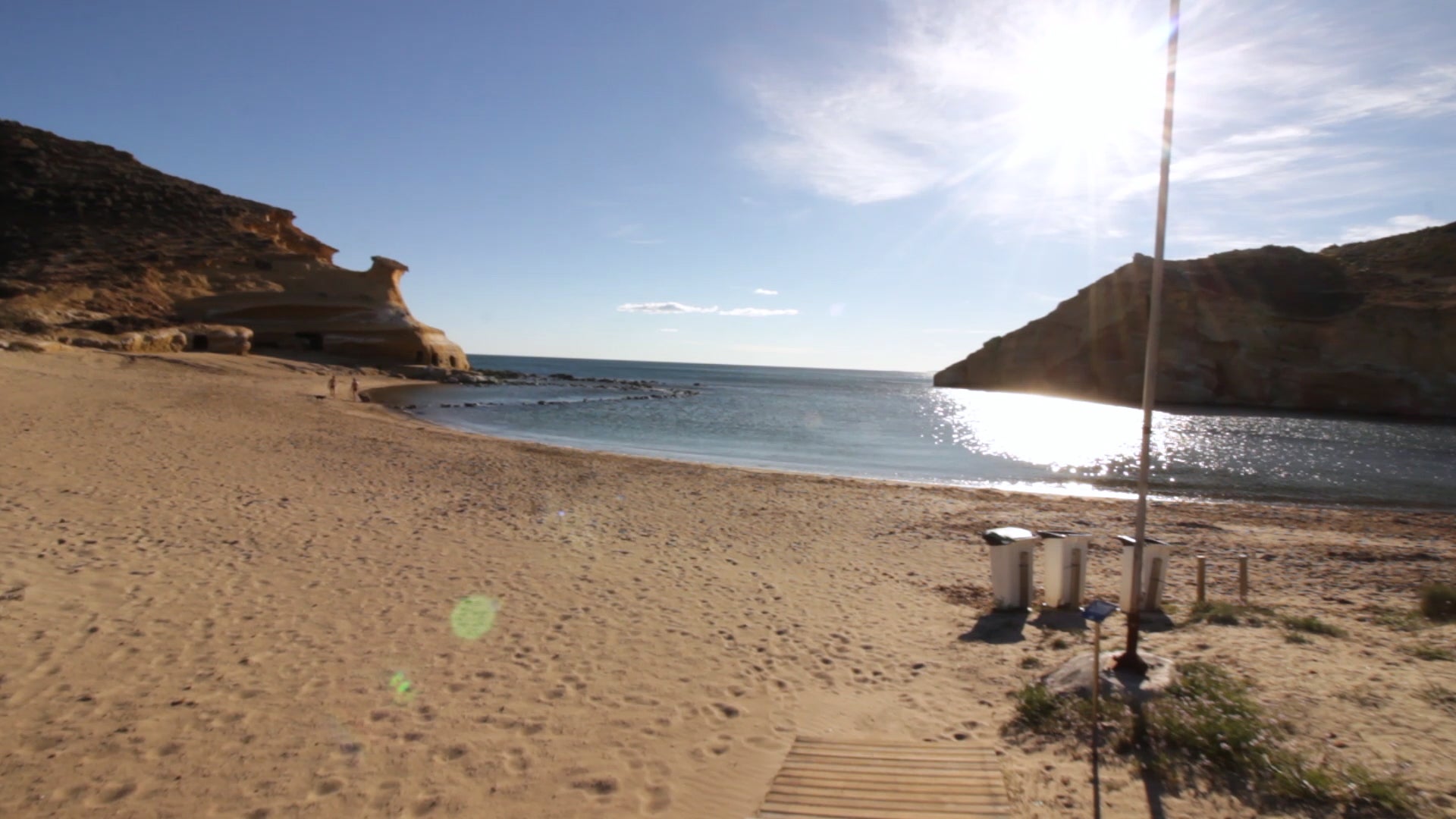 ideal_granada's tweet card. La Cala de Los Cocedores, un rincón que sorprende por su tranquilidad a los bañistas