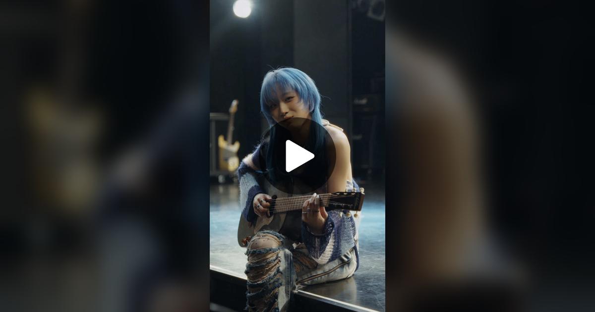HANA__BRAVE's tweet card. 2203 likes, 120 comments. “JISOO 'Blue Jeans'🎸🩵”
