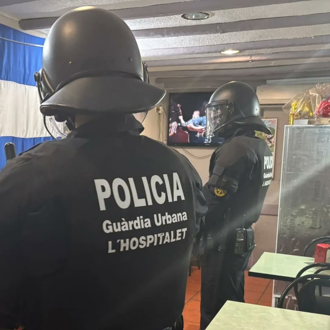 lhdigitalh's tweet card. El dissabte 26 de juliol, la Guàrdia Urbana de L’Hospitalet i els Mossos d’Esquadra van dur a terme una operació conjunta en un establiment del carrer de Cervantes, al barri de Pubilla Cases.