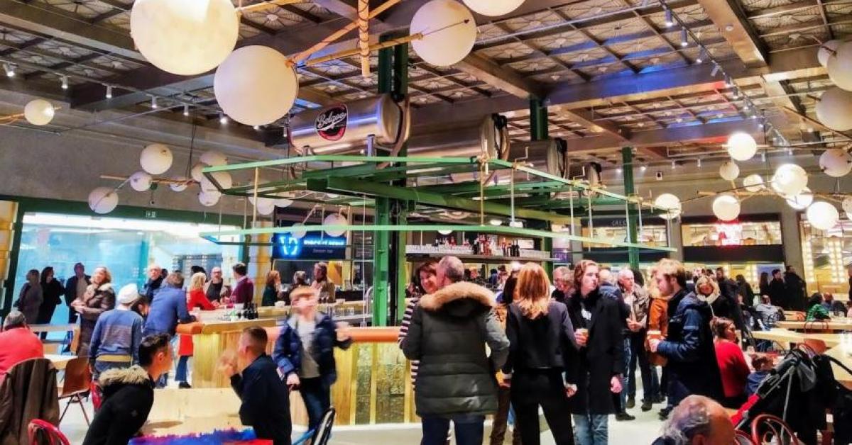 LaCapitale_be's tweet card. Après le Wolf au centre-ville et le Fox à Boitsfort, les entrepreneurs Pascal Van Hamme et Thierry Goor s’apprêtent à inaugurer un troisième foodmarket d’ici la fin de l’année à Ixelles.