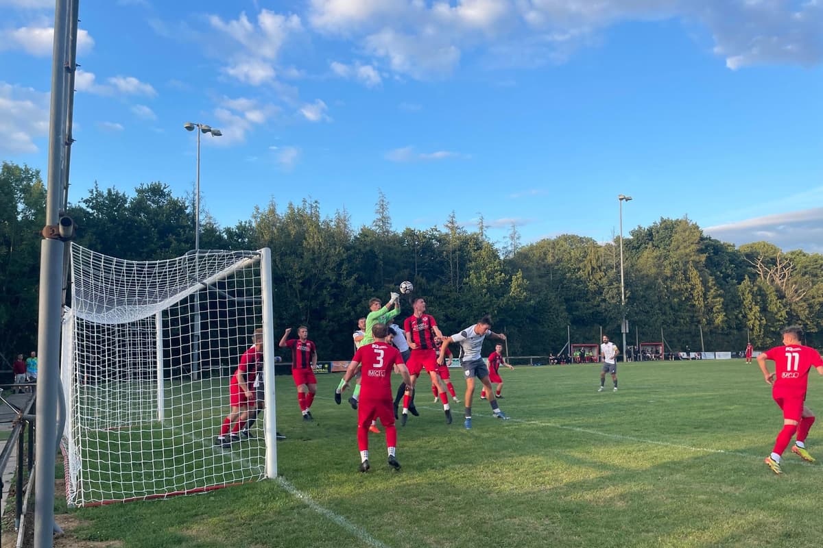 bornatotter's tweet card. New Bexhill United manager Jay Skinner-Swain has sent out a strong message that his squad is raring to go ahead of Saturday’s opening competitive fixture – an FA Cup extra preliminary round clash...
