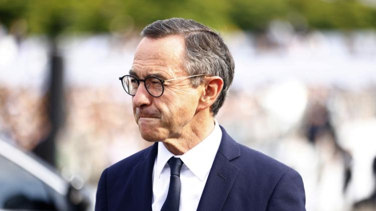 LegrouxVincent's tweet card. François Bayrou a regretté ce lundi «un jour sombre» pour l'Europe qui «se résout à la soumission» en signant l'accord commercial annoncé dimanche entre l'Union