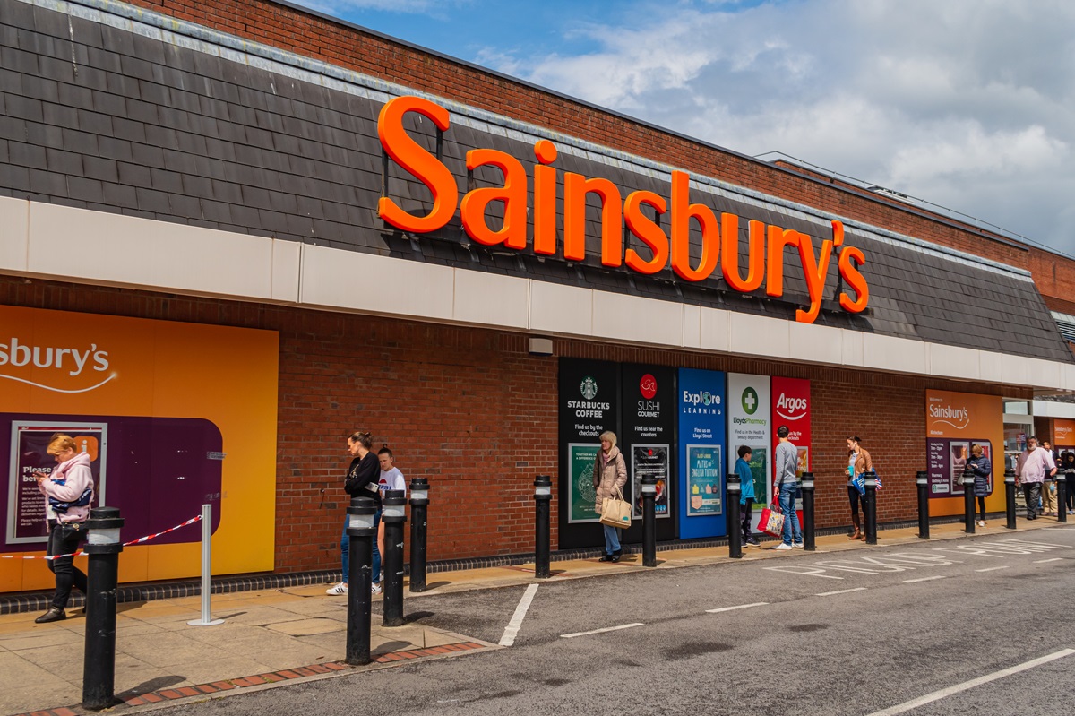 TheOxfordMail's tweet card. Sainsbury's shoppers have been sharing their delight after discovering that the supermarket has added pizza to its meal deals.