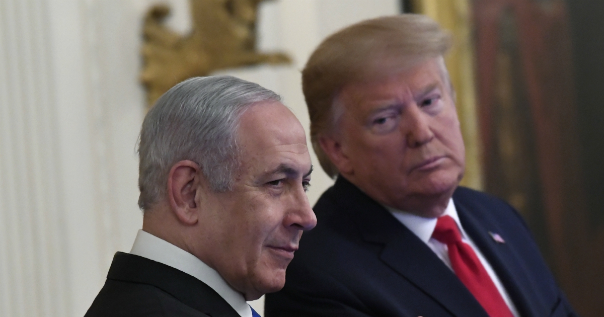 petergomezblog's tweet card. Leggi su Il Fatto Quotidiano.it il confronto tra Netanyahu e Trump sulla crisi umanitaria a Gaza. Il premier: "Non c'è fame". L'ex presidente: "Ho visto bambini affamati in tv".