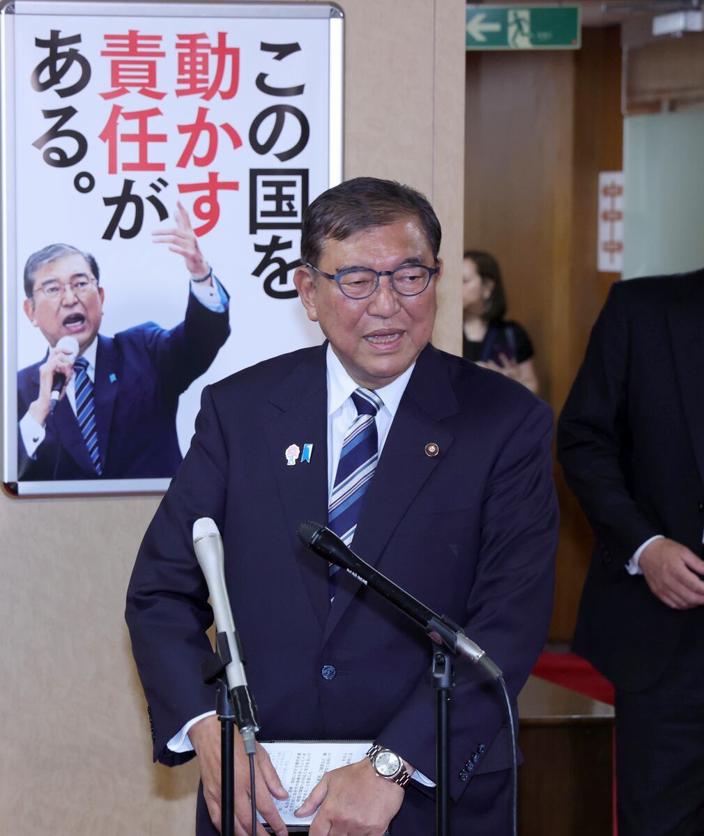 Makoto_OB's tweet card. 参院選の大敗を受けた28日の自民党両院議員懇談会は石破茂首相（党総裁）に対する責任論が噴出し、党内の亀裂が表面化した。多くの党所属議員から退陣を迫られてもなお首相が当面の続投意欲を示したことで「石破
