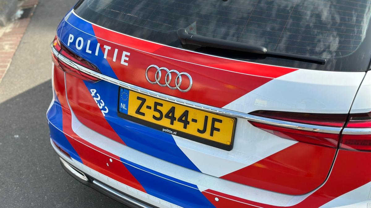 Piet_Heyn's tweet card. Burgemeester sluit pand in Duivendrecht na vondst vuurwapens en kilo's hasj