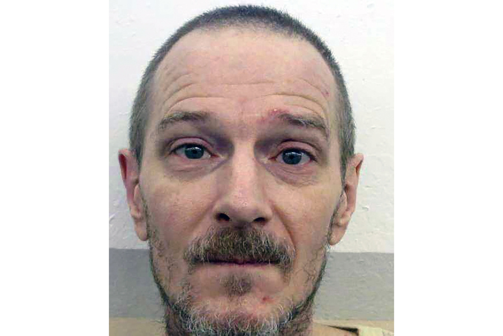 ALDailyNews's tweet card. Jurors convicted Roberts of capital murder and voted 7-5 to recommend that he receive life in prison without parole. A judge overrode that and sentenced him to death. Alabama no longer allows judges...