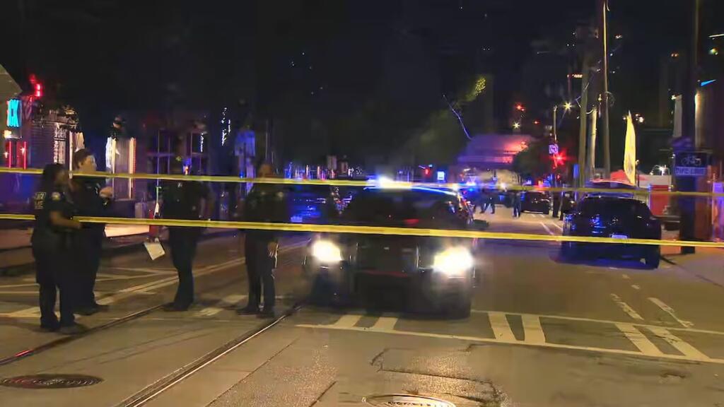 univision34ATL's tweet card. Un tiroteo ocurrido durante las primeras horas de este lunes cerca en Sweet Auburn, al sur de Atlanta, dejó a 10 personas heridas de bala y a un hombre de 27 años muerto.